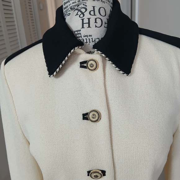 St. John Santana Knit Blazer - Picture 4 of 11